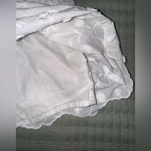 Lilly Pulitzer White Embroidered Floral Scallop Skirt Size Small. VVGUC - Picture 5 of 11